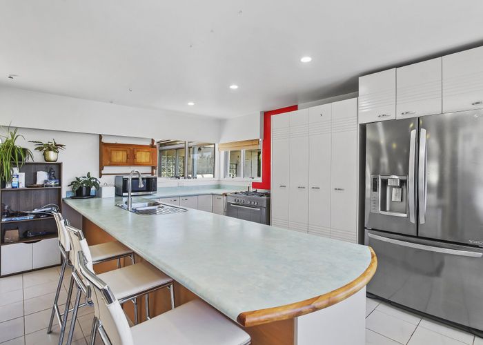  at 5 Sumich Place, West Harbour, Auckland