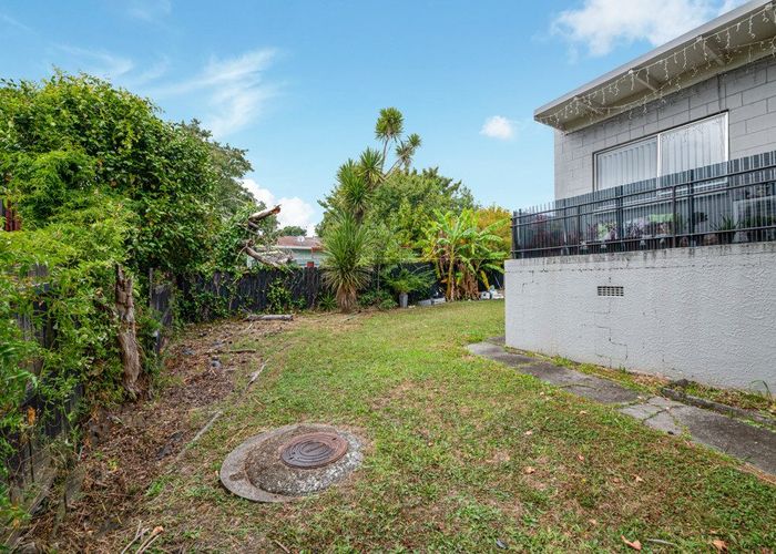 at 4/92 Titirangi Road, New Lynn, Waitakere City, Auckland