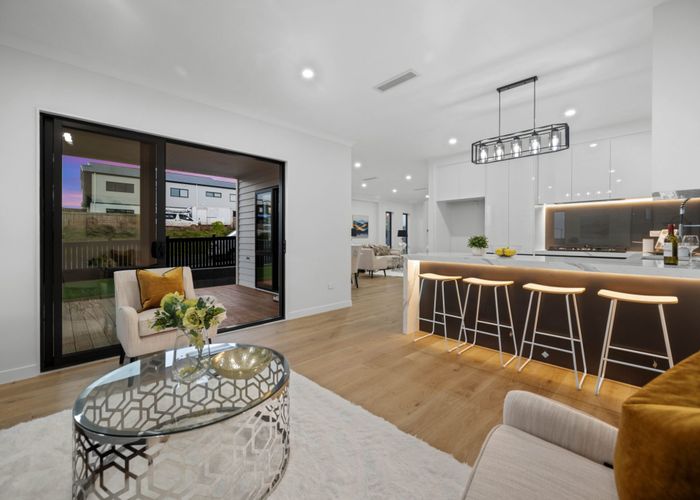  at 8 Rathfarnham Road, Flat Bush, Manukau City, Auckland