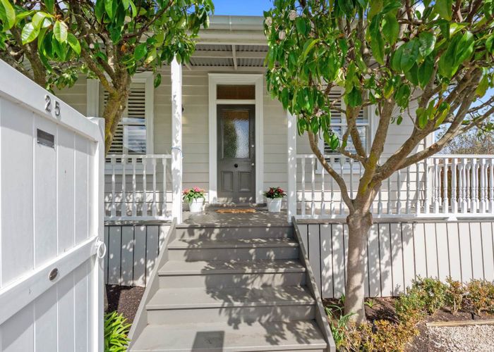  at 25 Patuone Avenue, Devonport, Auckland