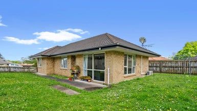  at 3 Cretian Crescent, Henderson, Auckland
