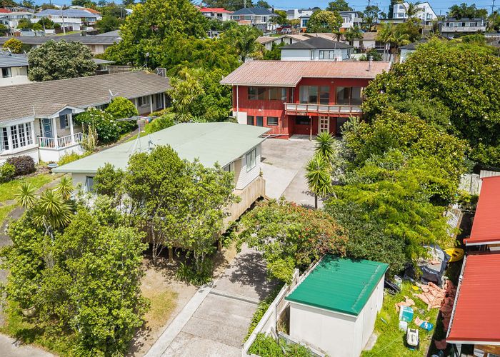  at 25 Nui Mana Place, Te Atatu South, Waitakere City, Auckland