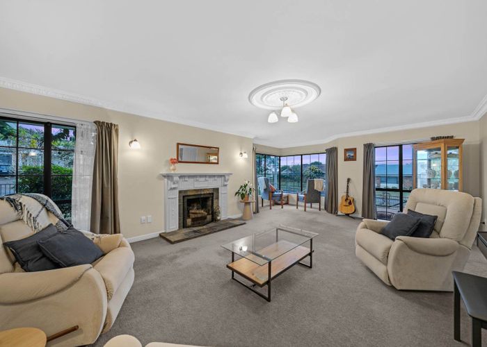  at 6 Chablis Place, Henderson, Waitakere City, Auckland