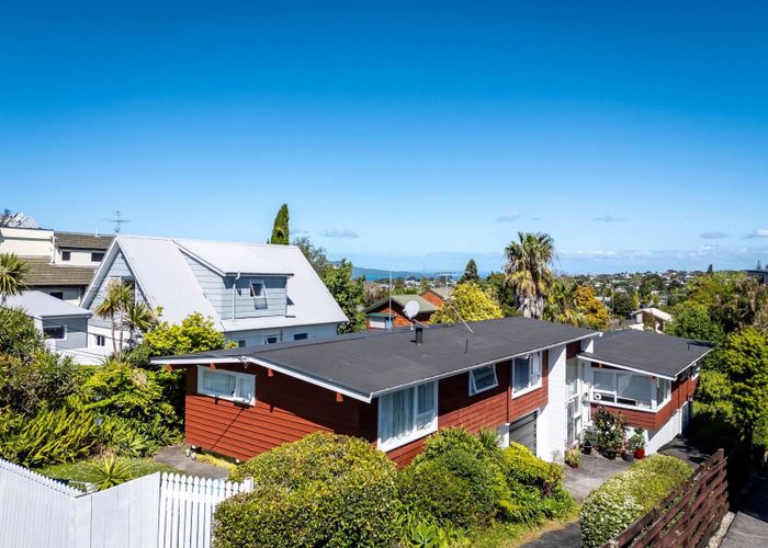  at 1&2/32 Kowhai Road, Campbells Bay, North Shore City, Auckland