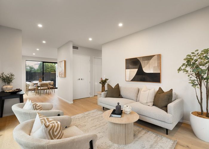  at 8A Catalina Crescent, Forrest Hill, North Shore City, Auckland