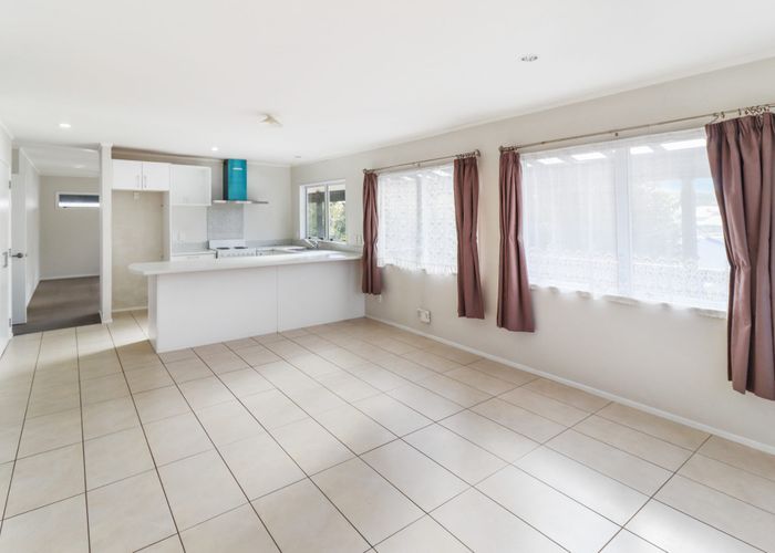  at 3 Kirklow Place, Goodwood Heights, Manukau City, Auckland