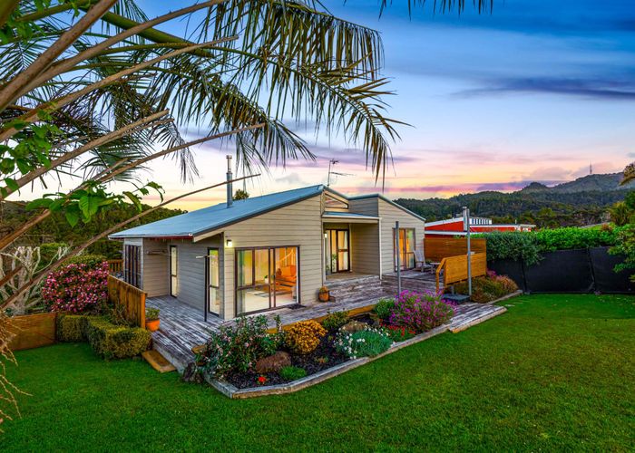  at 41 Grassmere Road, Henderson Valley, Auckland