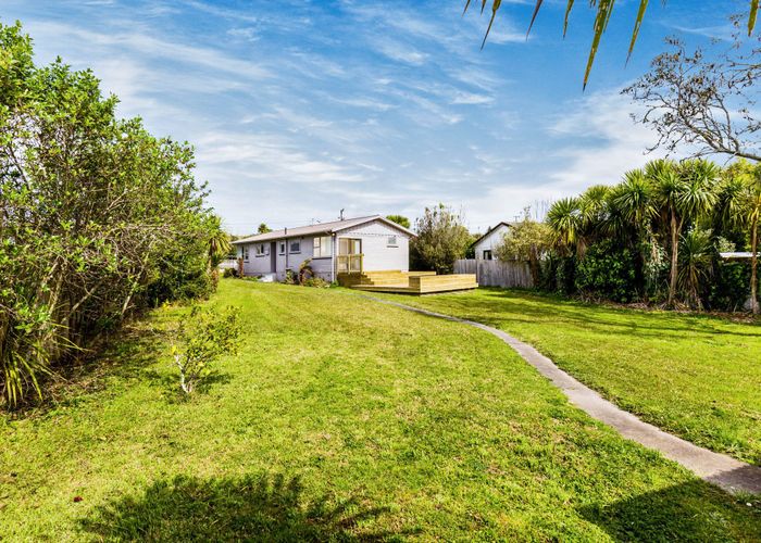  at 2 Claridge Rd, Glen Eden, Waitakere City, Auckland