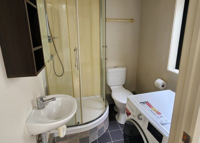  at 11/13 Laidlaw Way, East Tamaki, Manukau City, Auckland