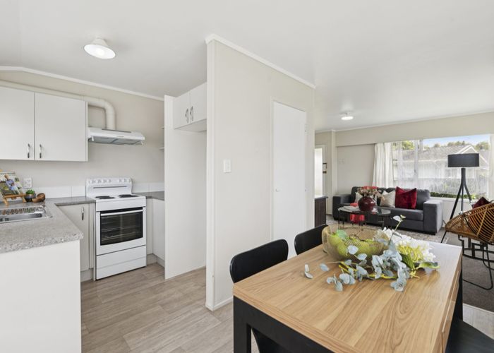  at 1/32 Challen Close, Conifer Grove, Papakura, Auckland