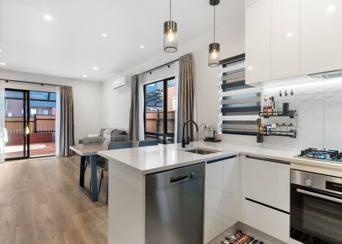  at 18 Treeline Lane, Flat Bush, Manukau City, Auckland