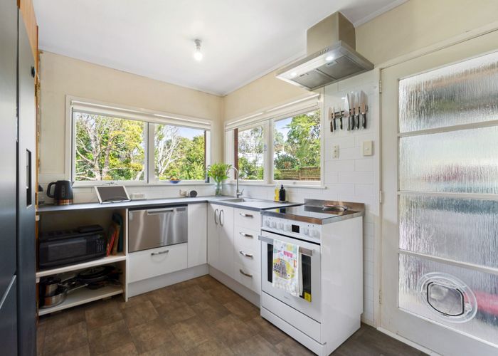  at 1/27 Sandown Road, Rothesay Bay, North Shore City, Auckland