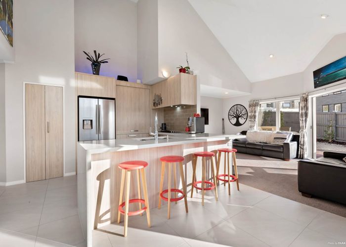  at 46 Wiltshire Place, Somerville, Manukau