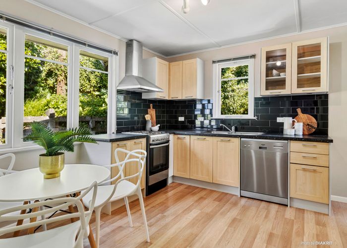  at 142 Campbell Street, Karori, Wellington