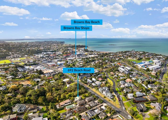  at 692 Beach Road, Browns Bay, North Shore City, Auckland