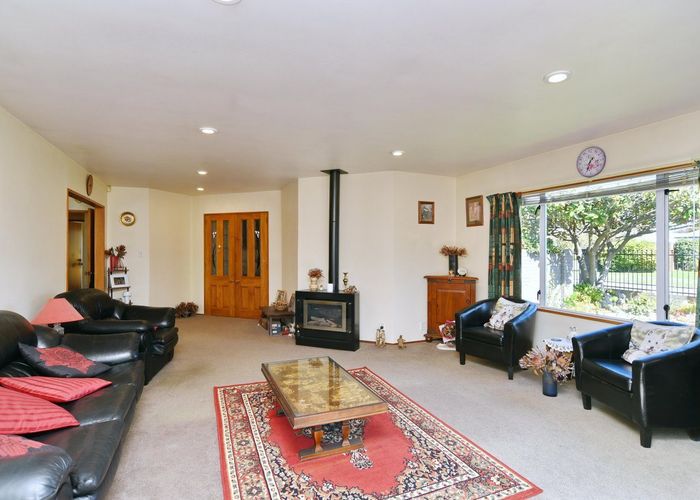  at 30 Farnswood Place, Redwood, Christchurch City, Canterbury