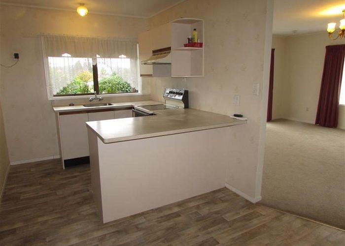  at 2/42 Frank Evans Place, Henderson, Waitakere City, Auckland