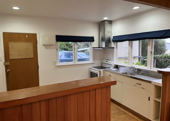  at 4 Bell Road, Beachlands, Manukau City, Auckland