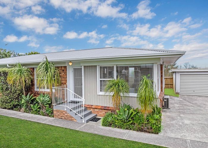  at 2/ 22 Evelyn Place, Hillcrest, North Shore City, Auckland