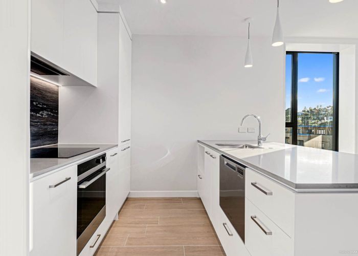  at 204/4 Bute Road, Browns Bay, North Shore City, Auckland
