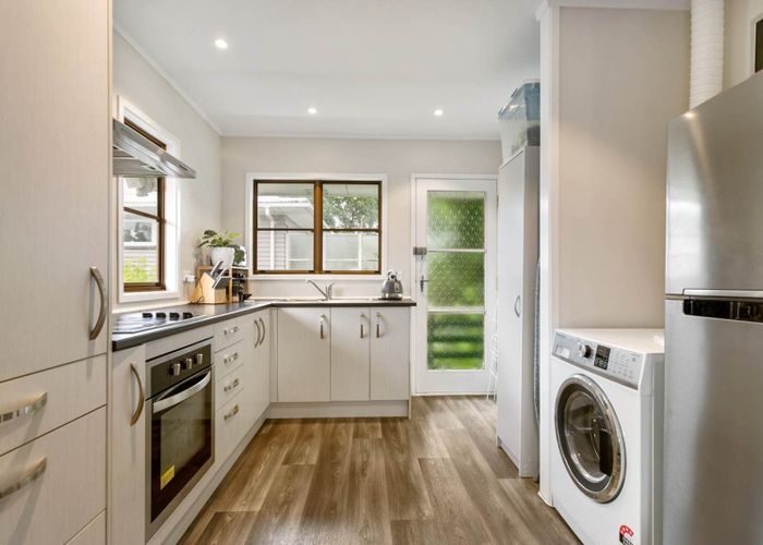  at 3/23a Balmain Road, Chatswood, North Shore City, Auckland