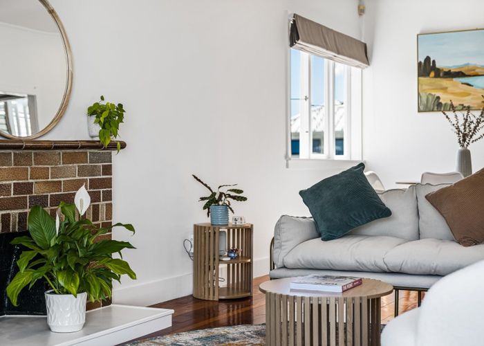  at 127 Point Chevalier Road, Point Chevalier, Auckland