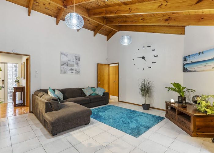  at 2 Rosetti Rise, West Harbour, Auckland