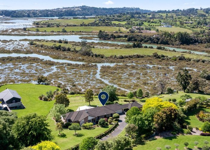  at 85 Whangaparaoa Road, Red Beach, Red Beach