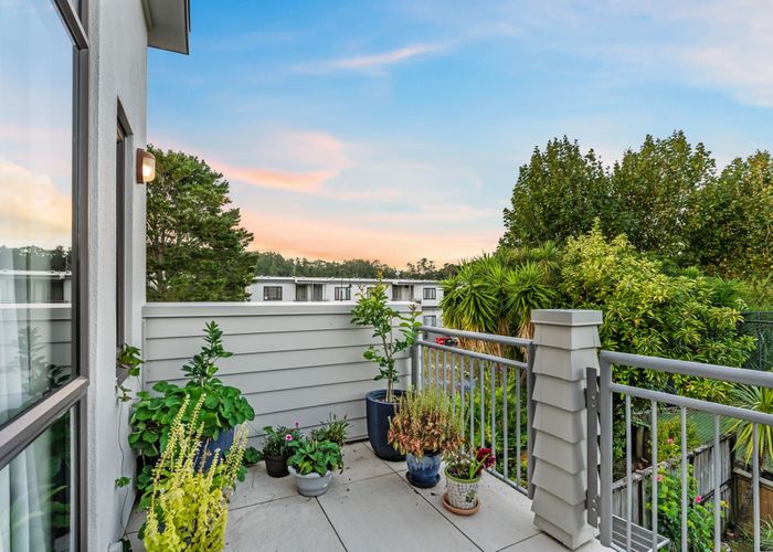  at 46/92 Bush Road, Albany, North Shore City, Auckland