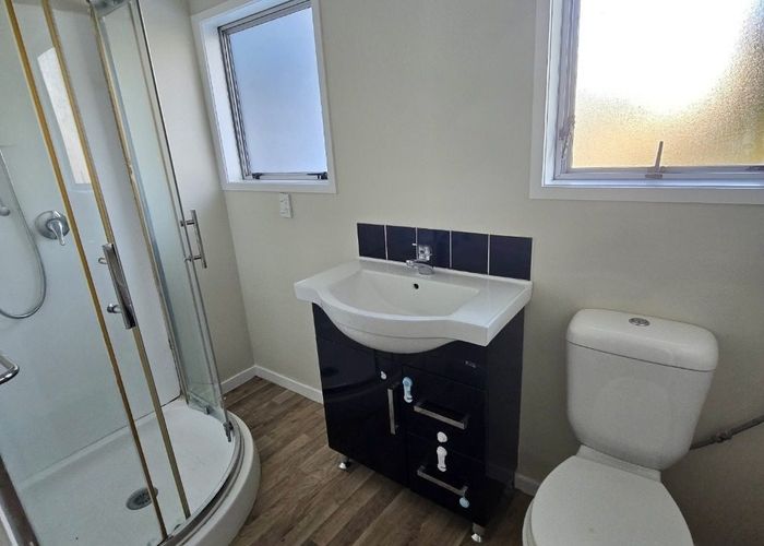  at 52 Shifnal Drive, Randwick Park, Manukau City, Auckland