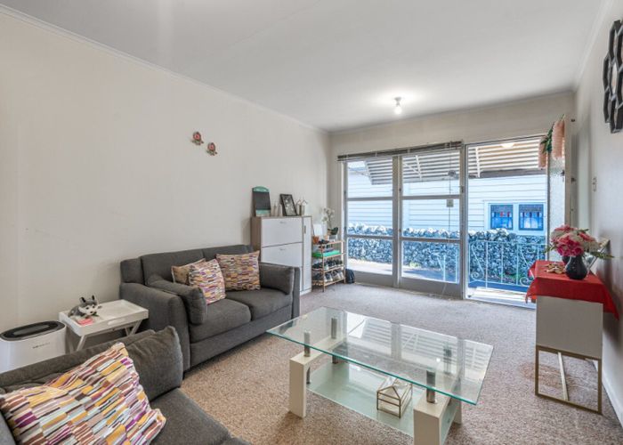  at 2/61 View Road, Mount Eden, Auckland