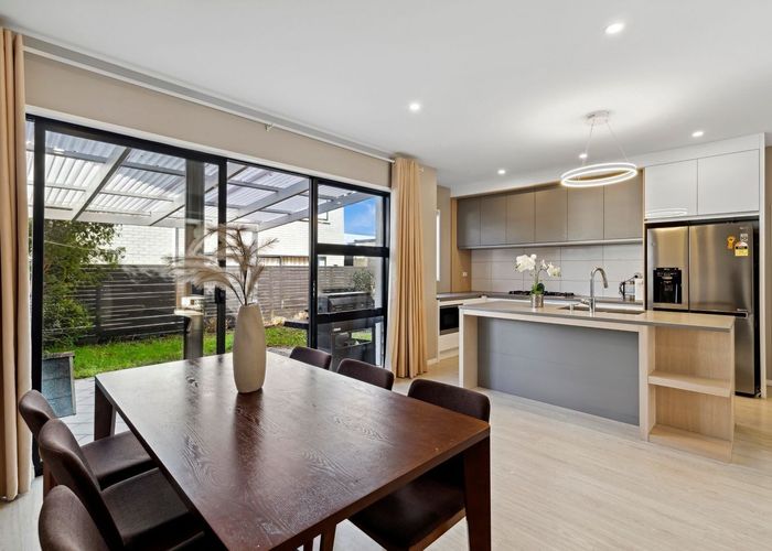  at 10 Tihema Lane, Westgate, Waitakere City, Auckland