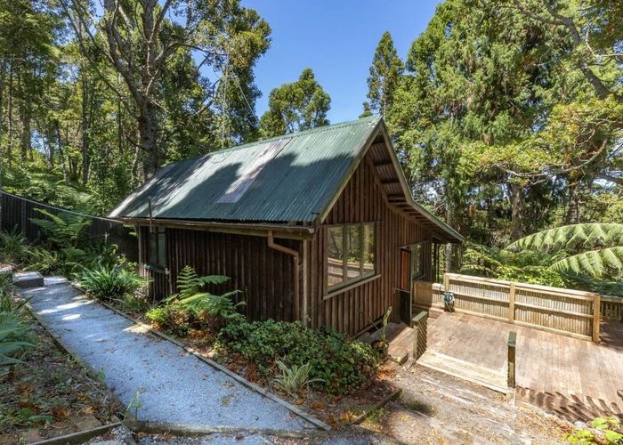  at 113 Laingholm Drive, Laingholm, Auckland