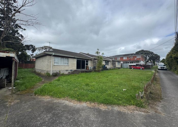  at 1-3/32A McLeod Road, Henderson, Waitakere City, Auckland