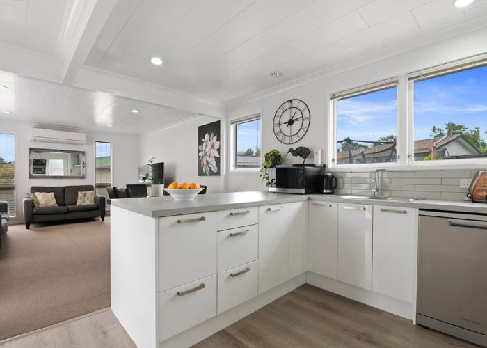  at 5 Jade Place, Pukehangi, Rotorua