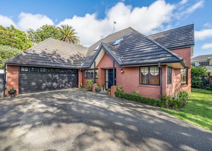  at 36 Oakwood Grove, Eastern Beach, Auckland