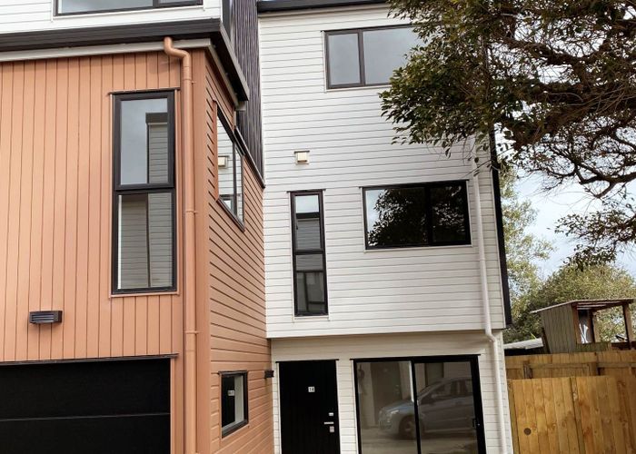  at 14 Korama Lane, New Lynn, Waitakere City, Auckland
