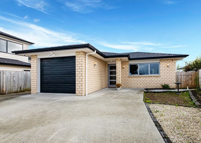  at 110A Royal Road, Massey, Auckland