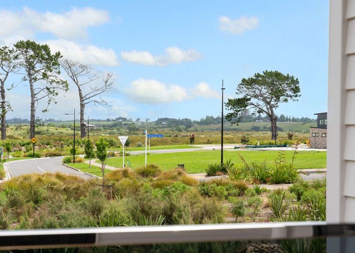  at 5 Seagreen Avenue, Rosehill, Papakura