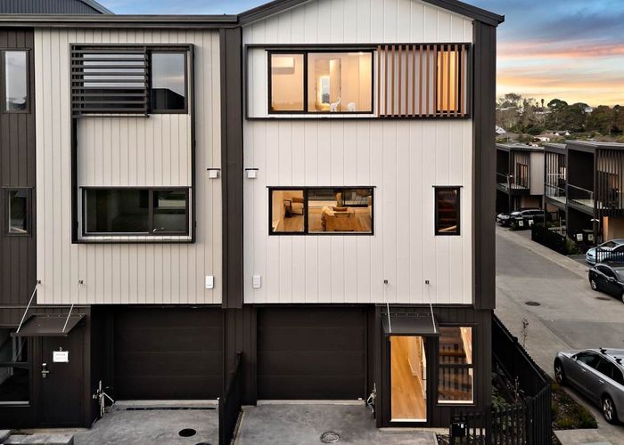  at 5 Irwin Lane, Windsor Park, Auckland