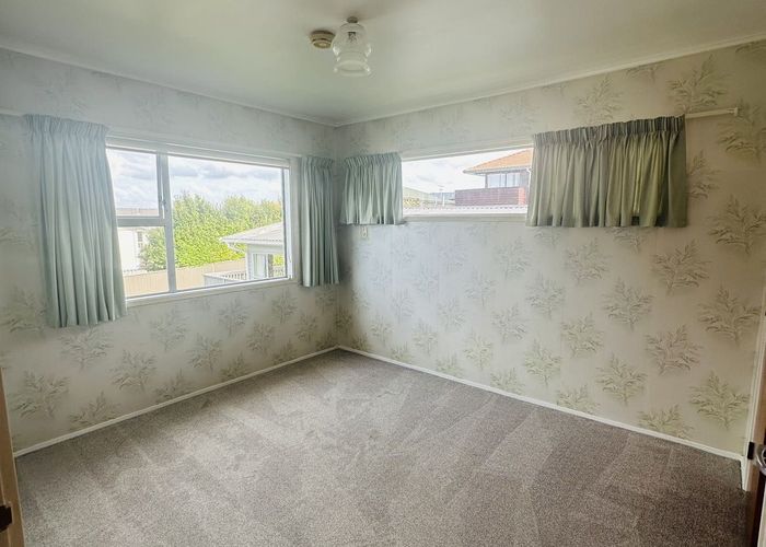  at 17 Toroa Street, Torbay, Auckland