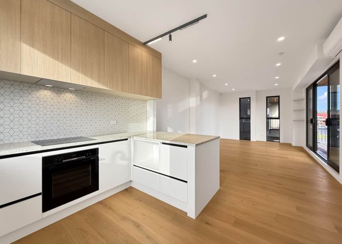 at 1/11 Huia Road, Point Chevalier, Auckland City, Auckland