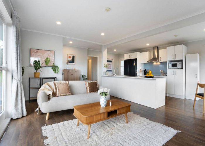  at 1/227 Wairau Road, Totara Vale, North Shore City, Auckland