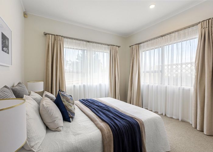  at 1042 Great N Rd, Point Chevalier, Auckland City, Auckland