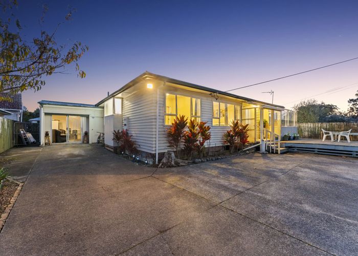  at 123 Universal Drive, Henderson, Waitakere City, Auckland