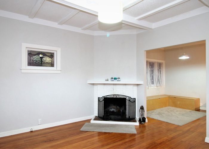  at 4 Fruitvale Road, New Lynn, Waitakere City, Auckland