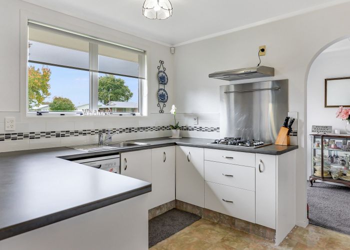  at 5 Chamberlain Place, Chartwell, Hamilton