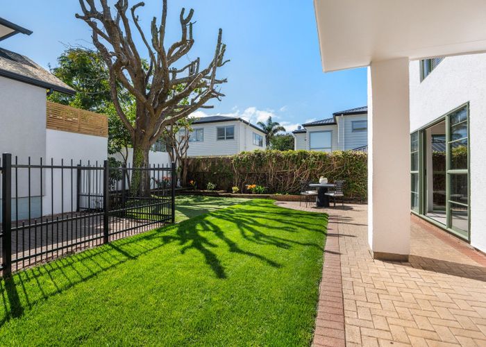  at 7B Woodbine Avenue, Greenlane, Auckland City, Auckland