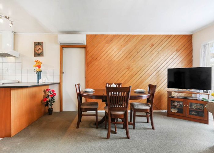  at 2/5 West Street, Papakura, Papakura, Auckland