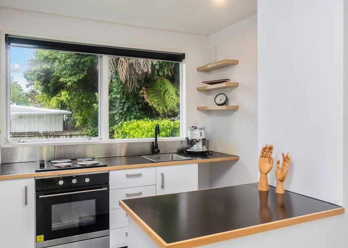  at 2/42 Riversdale Road, Avondale, Auckland City, Auckland